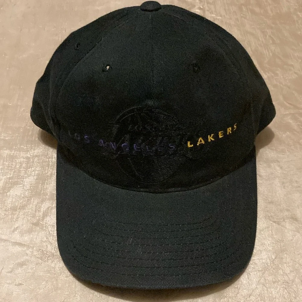 vintage 90’s NBA LOS ANGELES LAKERS Basketball snapback hat AMERICAN NEEDLE